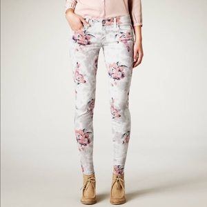 SOLD - American Eagle Floral Jeggings